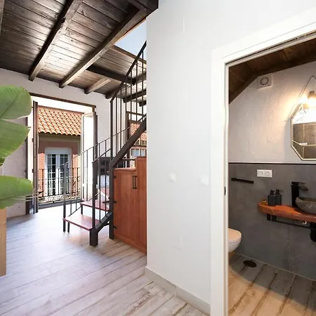 Duplex Con Terraza Y Jacuzzi En Centro Piso 2c